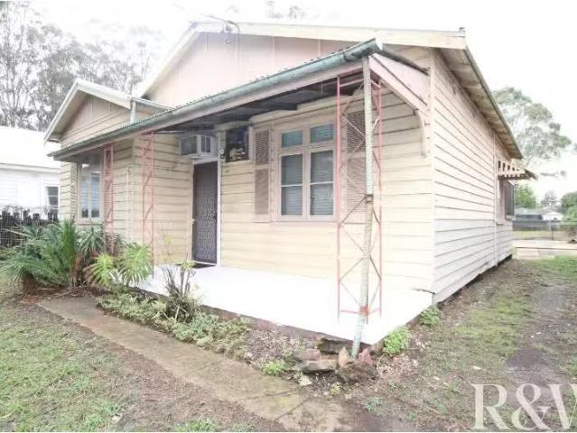 Unique 3 BR 447 Wentworth Avenue, TOONGABBIE House for rent L.