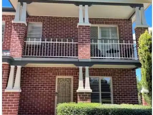 New 3 BR 4/59 Carthage Street, TAMWORTH Townhouse for rent Li.