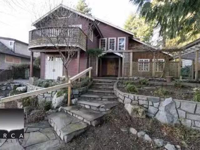 Charming 3 BR 466 Brand Street, North Vancouver, BC, V7N 1G1.