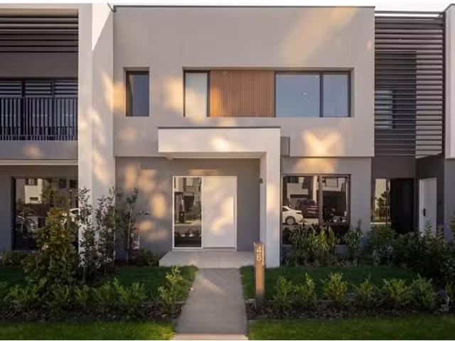Unique 3 BR 46 Mainstay Street, Moorebank House for rent List.