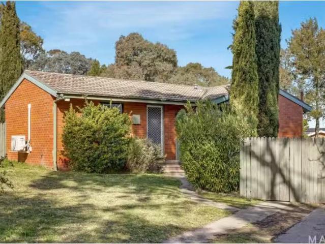 Cheap 3 BR 49 Mc Connel Crescent, Kambah House for rent Liste.