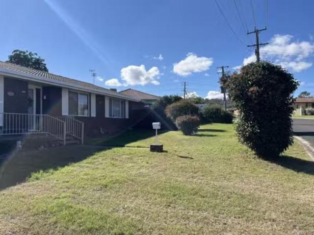 Nice 3 BR 4 Milburn Road, TAMWORTH House for rent Listed by W.