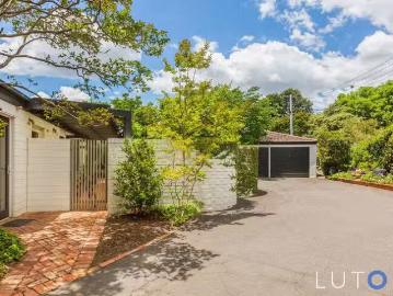 Nice 3 BR 4 Arthur Circle, Forrest, ACT 2603