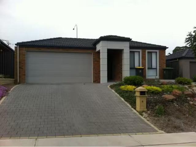Rental! 3 BR 4 Cabernet Close, Old Reynella House for rent Li.