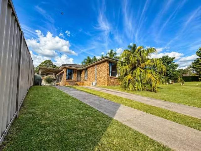 Rental! 3 BR 4 Calypso Road, CRANEBROOK House for rent Listed.