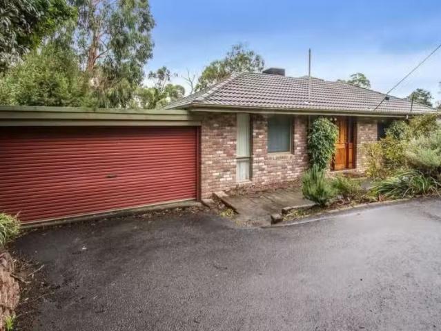 For Rent! 3 BR 4 Heath Rd, Belgrave Heights VIC 3160 House F.