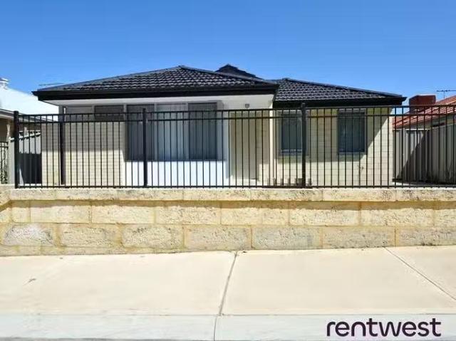 Nice 3 BR 54 Abingdon Crescent, Wellard, WA 6170