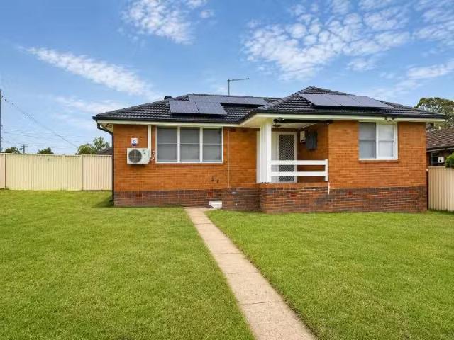 Cozy 3 BR 54 Gasmata Crescent, WHALAN House for rent Listed b.