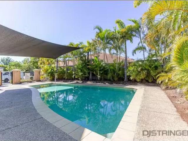 Charming 3 BR 55/2 Falcon Way, Tweed Heads South Townhouse for.