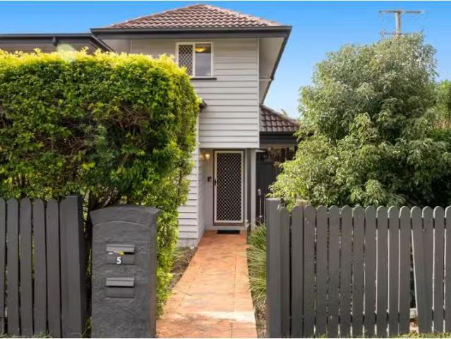 Cheap 3 BR 5/53 Knowsley Street, Stones Corner Townhouse for r.