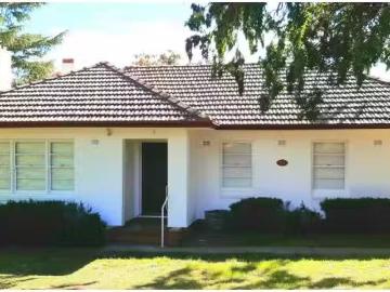 Rental! 3 BR 56 Captain Cook Crescent, GRIFFITH House for rent.