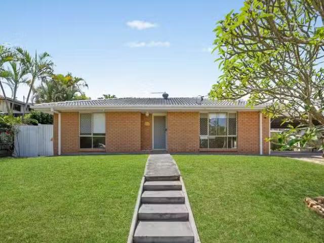 Charming 3 BR 58 Gladewood Drive, DAISY HILL, QLD 4127 House.