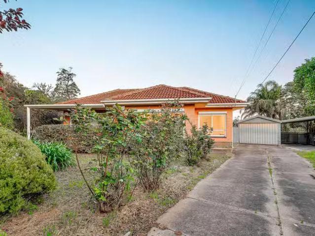 Deal! 3 BR 5 Meg Court, Modbury, SA 5092
