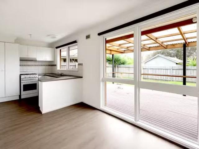 Rental! 3 BR 5 Linnet Court, Mornington, VIC 3931
