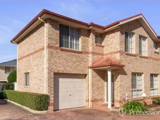 New 3 BR 6/154 156 Leabirds Lane, Casula Townhouse for rent L.