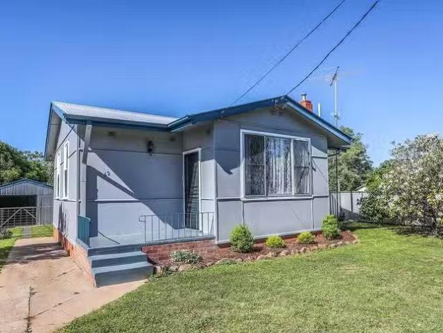 Just in! 3 BR 62 Matthews Avenue, Orange, NSW 2800