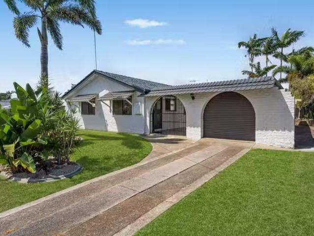 Charming 3 BR 639 Old Cleveland Road E, WELLINGTON POINT, QLD.