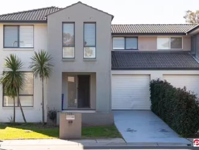 Just in! 3 BR 69 Whitfield Parade, HAMMONDVILLE Townhouse for.