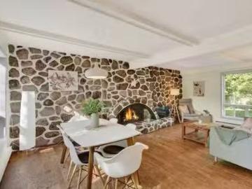 Cozy 3 BR 6 Ch. De L'Eau Claire, Lac Supérieur, QC, J0T 1J0.