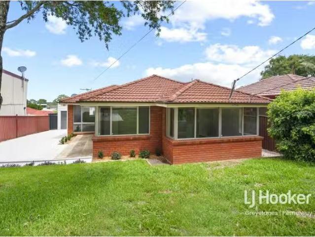Charming 3 BR 72 MACQUARIE ROAD, GREYSTANES House for rent Li.