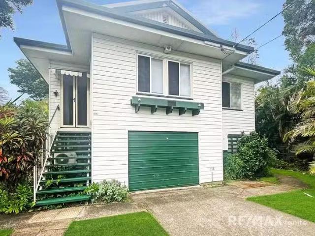 Deal! 3 BR 74 Borden Street, Sherwood, QLD 4075