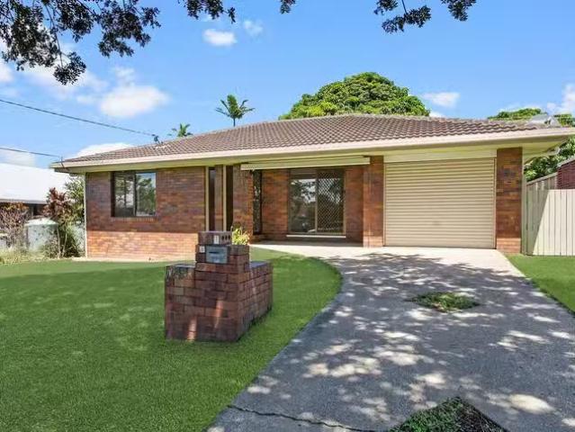 Just in! 3 BR 7 Waterton Street, Clontarf, QLD 4019