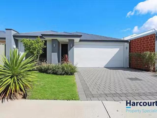Rental! 3 BR 83 Doryanthes Avenue, Piara Waters, WA 6112