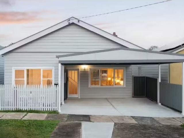 Unique 3 BR 83 Fawcett Street, MAYFIELD House for rent Listed.