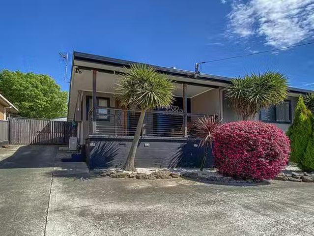 Unique 3 BR 83 Musket Parade, Lithgow, NSW 2790