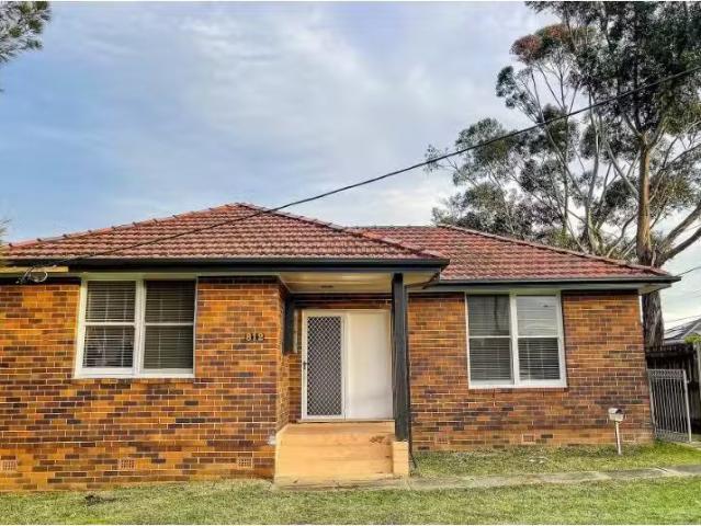 Deal! 3 BR 812 Kingsway, Gymea House for rent Listed by Terry.