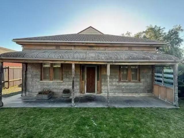 For Rent! 3 BR 87 Victoria Road, Birkenhead, SA 5015