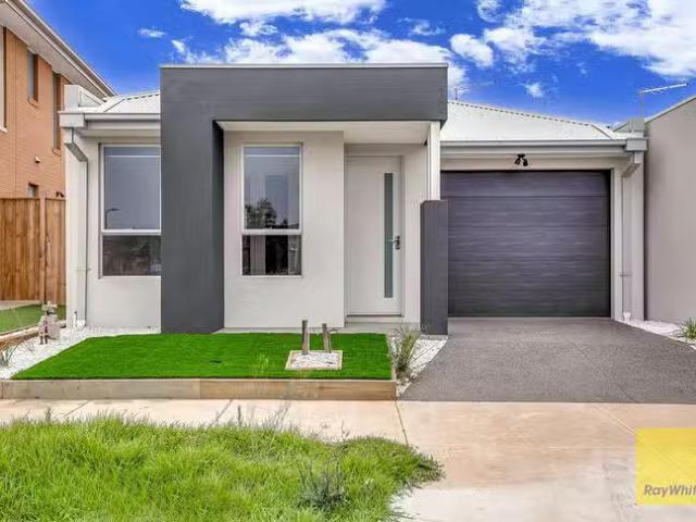 New 3 BR 8 Reeves Street, Point Cook, VIC 3030