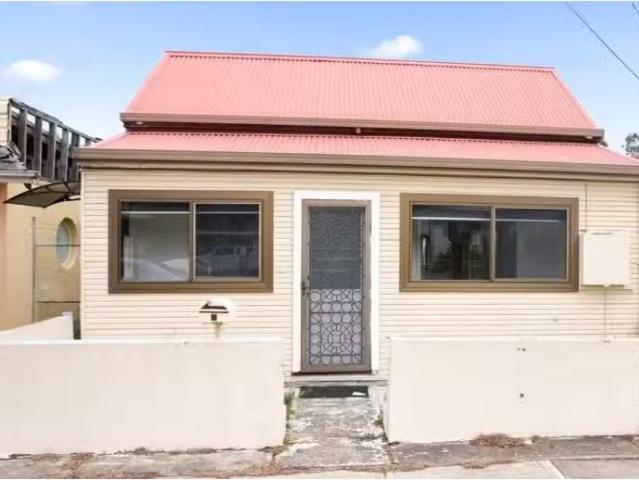 Deal! 3 BR 8 Ritchie Street, Rosehill House for rent Listed b.