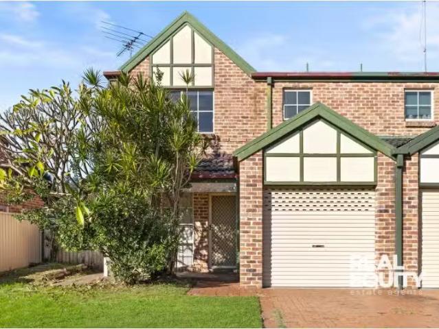 Deal! 3 BR 8A Wellwood Avenue, MOOREBANK House for rent Liste.