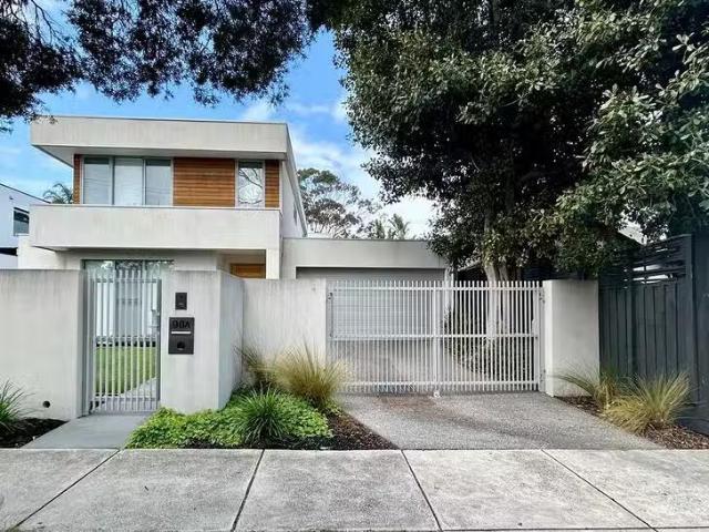 Deal! 3 BR 90A Haldane Street, Beaumaris, VIC 3193