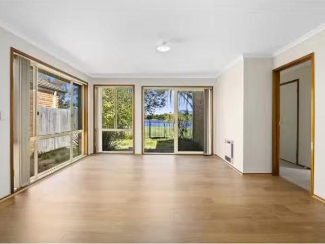 Just in! 3 BR 9/125 Florence Taylor Street, Greenway Townhouse.