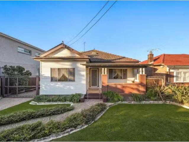 Cheap 3 BR 934 King Georges Road, Blakehurst House for rent L.