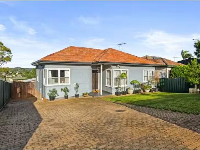 Nice 3 BR 9 Colonial Street, CAMPBELLTOWN House for rent List.