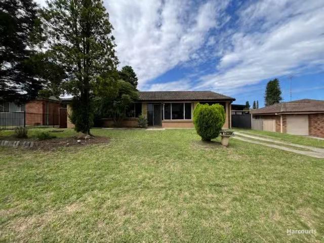 Just in! 3 BR 9 Kanangra Crescent, RUSE House for rent Listed.