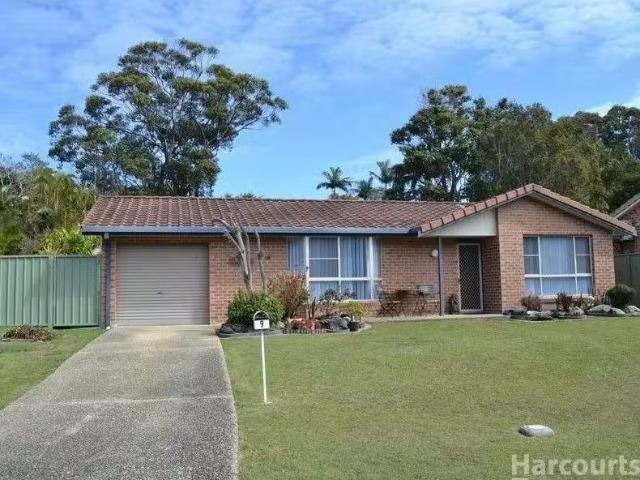 Deal! 3 BR 9 Sirius Close, South West Rocks, NSW 2431 House.
