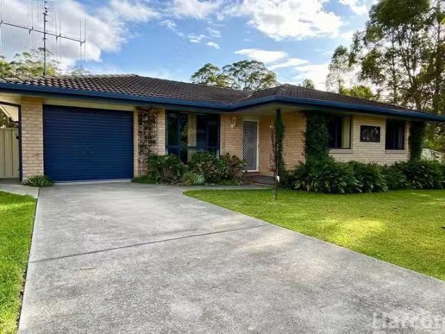 Deal! 3 BR 13 Cobblers Place, Wauchope, NSW 2446 House for R.