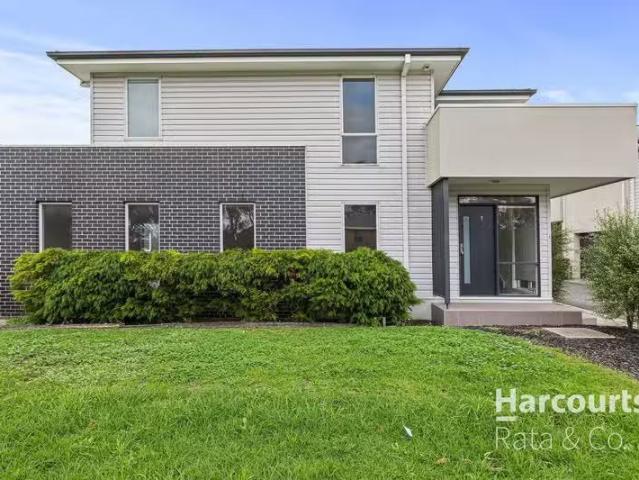 Unique 3 BR 1/3 Old Plenty Road, South Morang, VIC 3752 Town.