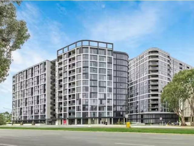 Deal! 3 BR 1011/220 Melrose Drive, Phillip Apartment for rent.