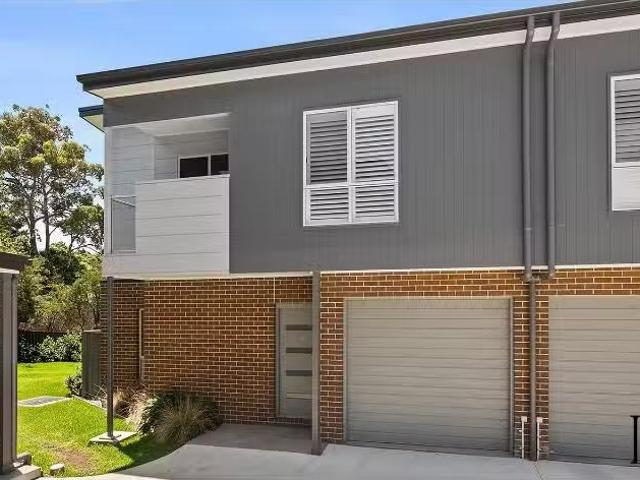 New 3 BR 10/312 Park Avenue, Kotara Townhouse for rent Listed.