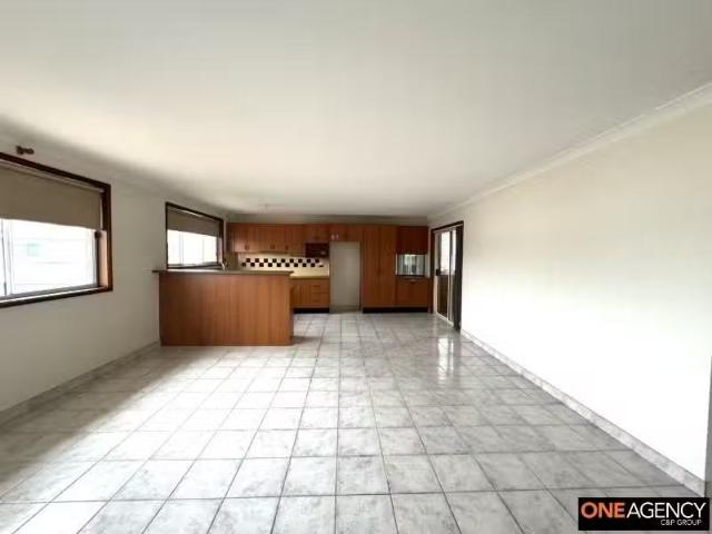 Rental! 3 BR 10/52 Parkhill Ave, LEUMEAH Apartment for rent L.