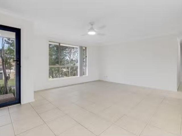 Rental! 3 BR 105 Burrawong Drive, Port Macquarie House for ren.