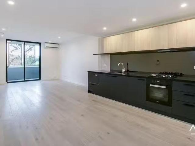 Rental! 3 BR 106/370 New Canterbury Road, DULWICH HILL Apartme.