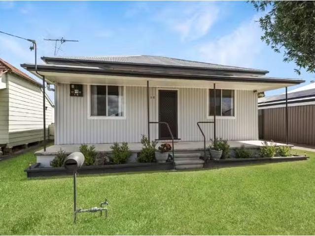 Charming 3 BR 10 William Street, Cessnock House for rent List.