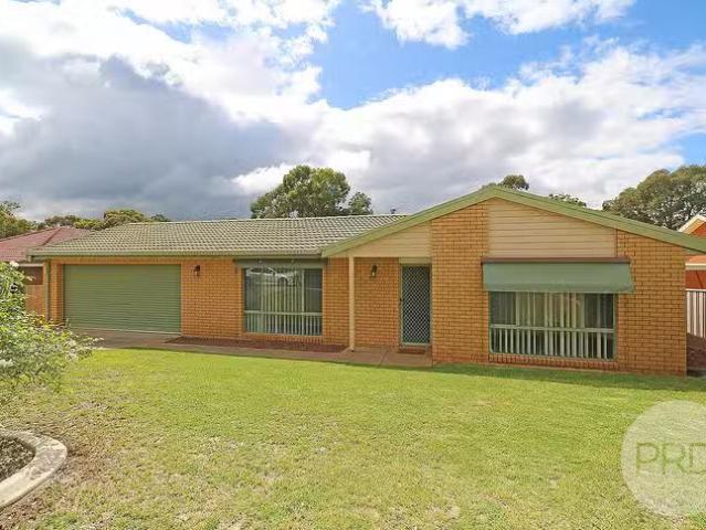 Just in! 3 BR 10 Canola Place, Estella, NSW 2650