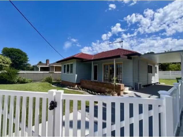 For Rent! 3 BR 10 Leppington Street, Wyong House for rent Lis.